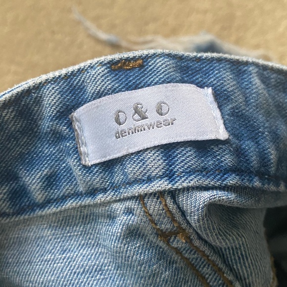 DESTROYED HIGH-WAISTED DENIM SHORTS - Picture 2 of 3